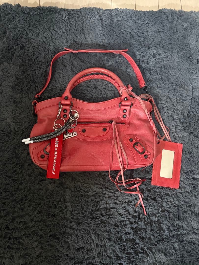 BALENCIAGA ショルダーバッグ 本革（RED）