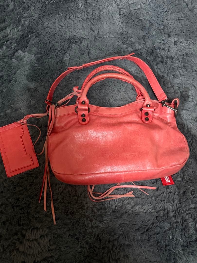 BALENCIAGA ショルダーバッグ 本革（RED）
