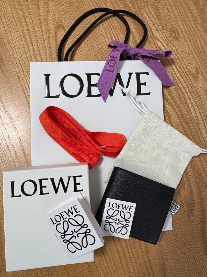 【新品未使用】★値下げ★LOEWE 二つ折り財布 小銭入れ