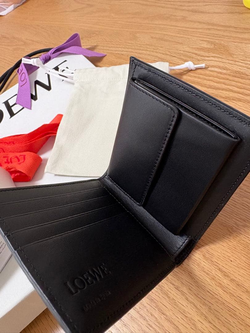【新品未使用】★値下げ★LOEWE 二つ折り財布 小銭入れ