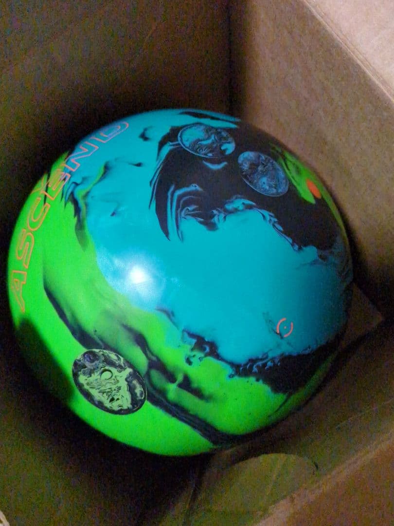 【美品】〜MOTIV ASCEND ボウリングボール　15P