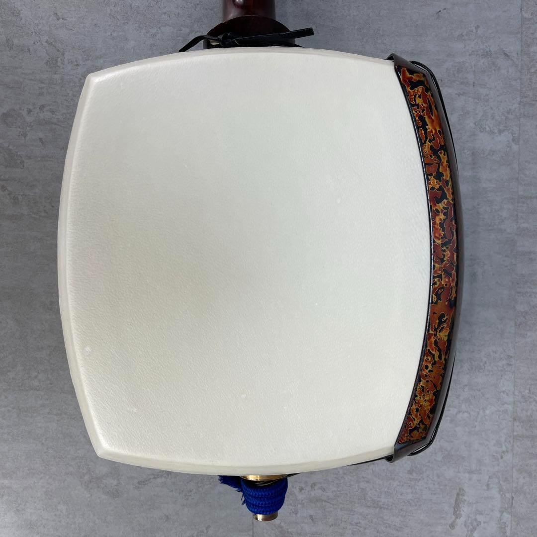 皮張り変え済み　津軽三味線　子持ち綾杉胴　紅木　金細　K9　二本溝　正寸