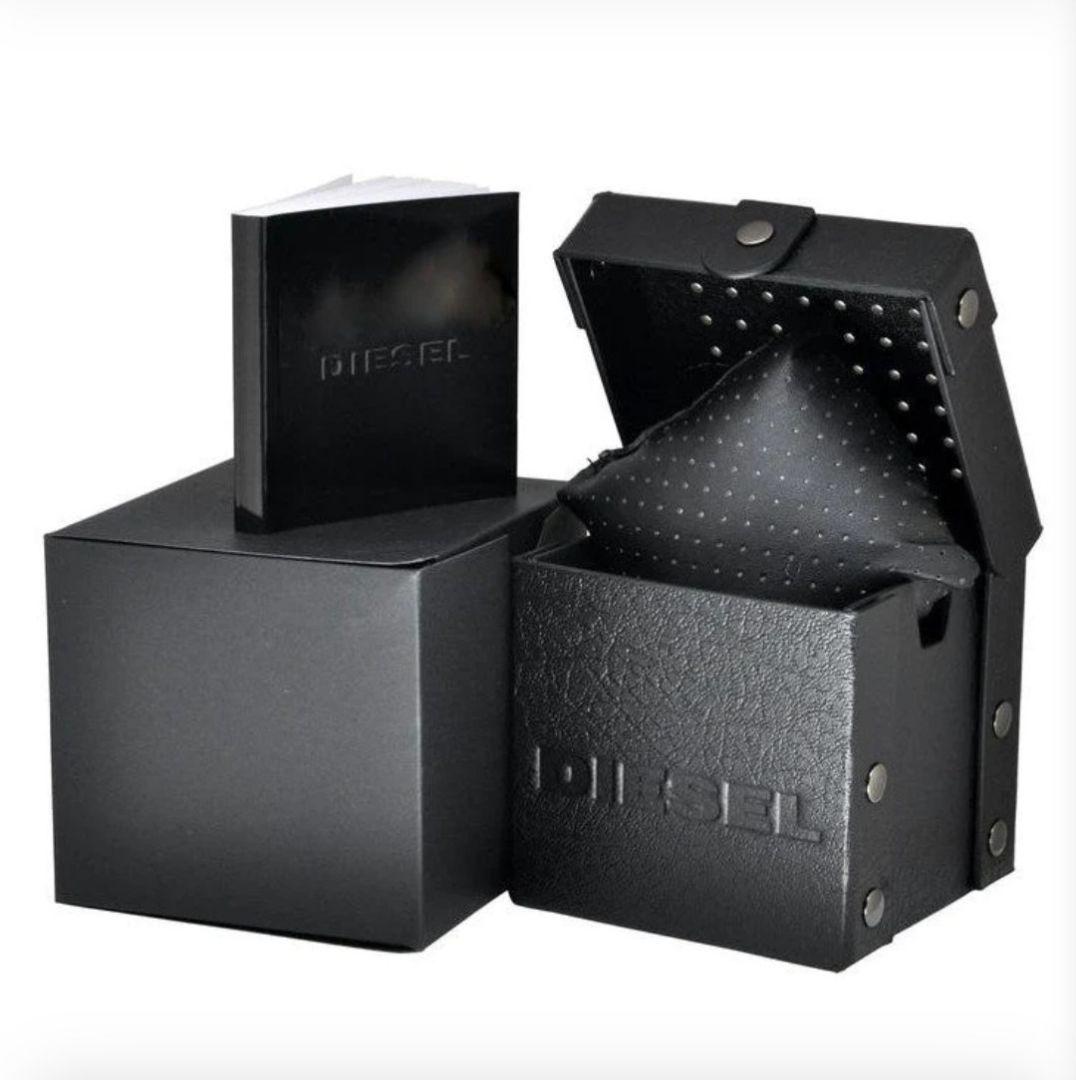 外箱キズあり DIESEL　DZ4318 未使用新品☆腕時計　ディーゼル