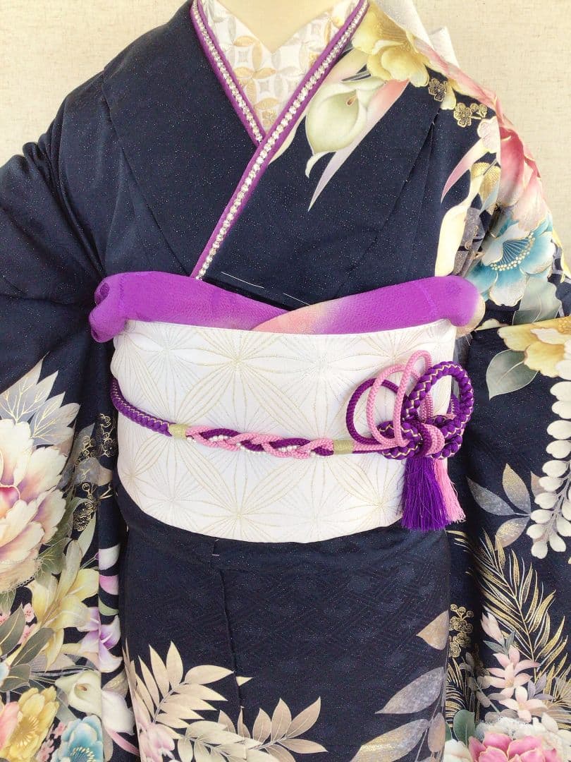 紺地の上品な松竹梅の古典振袖　振袖のみ