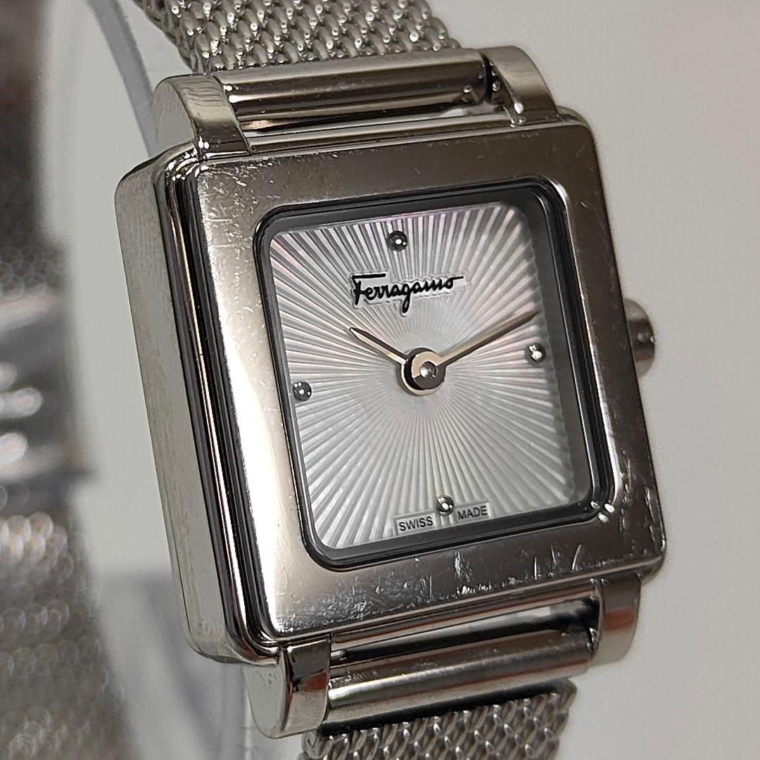 フェラガモ Salvatore Ferragamo スクエア 腕時計