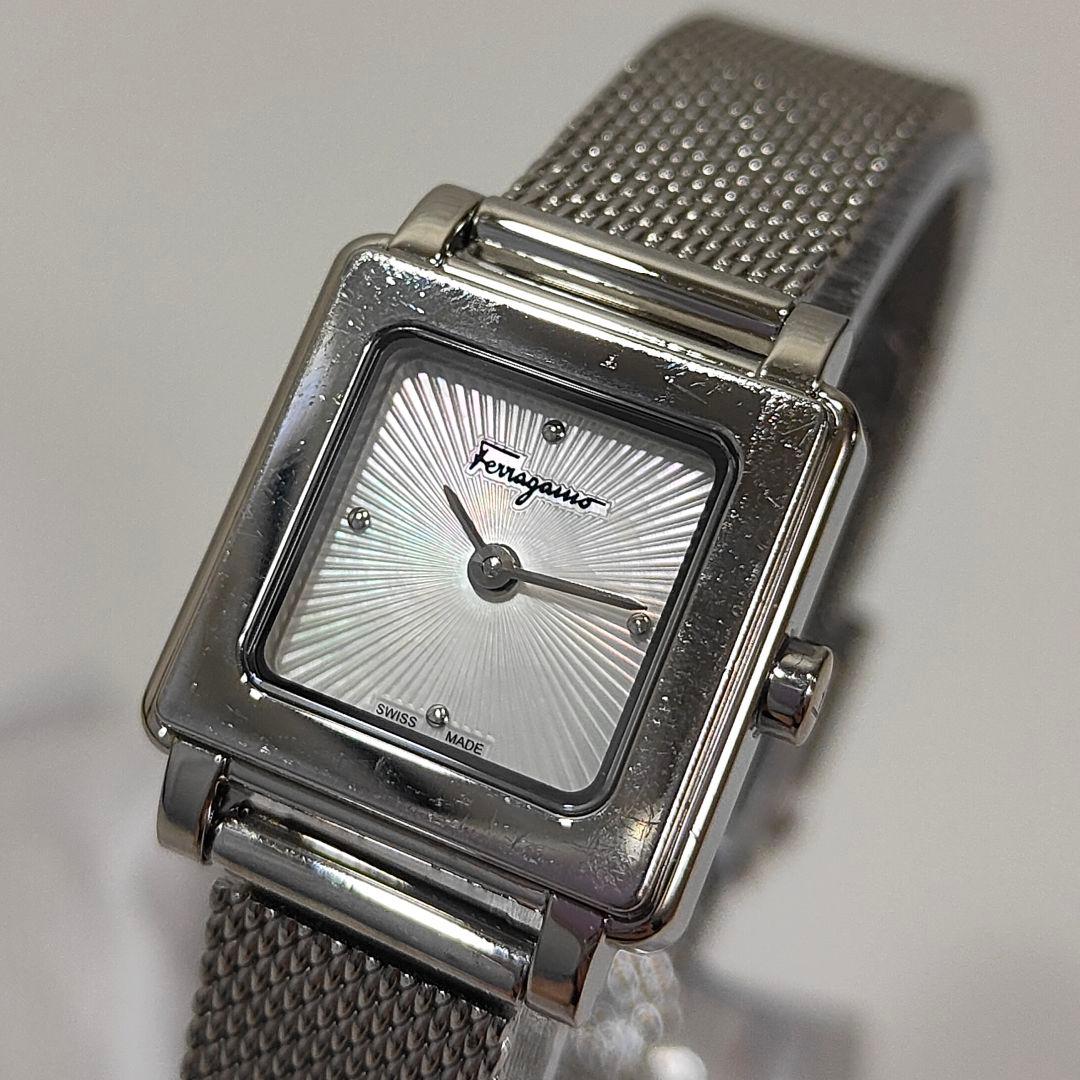 フェラガモ Salvatore Ferragamo スクエア 腕時計