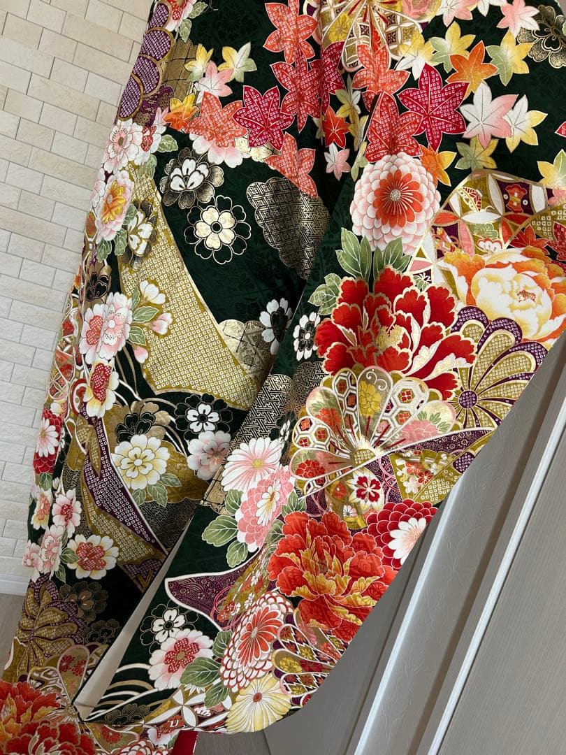 正絹振袖フルセット　古典柄 展示品　緑色　金彩　金刺繍　タグ付き　成人式