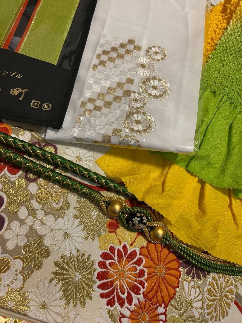 正絹振袖フルセット　古典柄 展示品　緑色　金彩　金刺繍　タグ付き　成人式