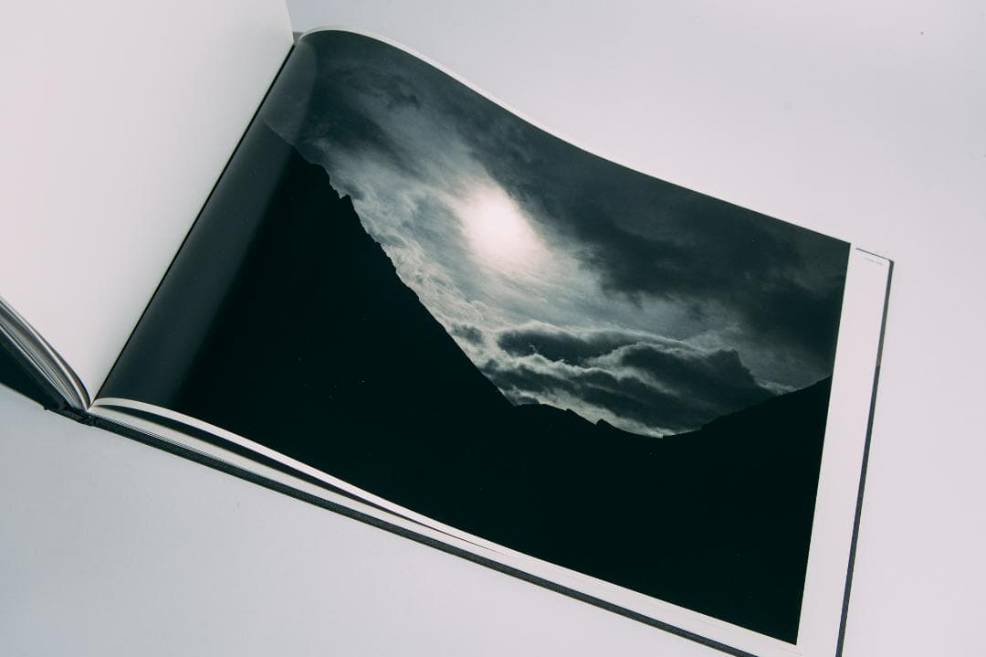 （初版・サイン本） Todd Hido / Bright Black World