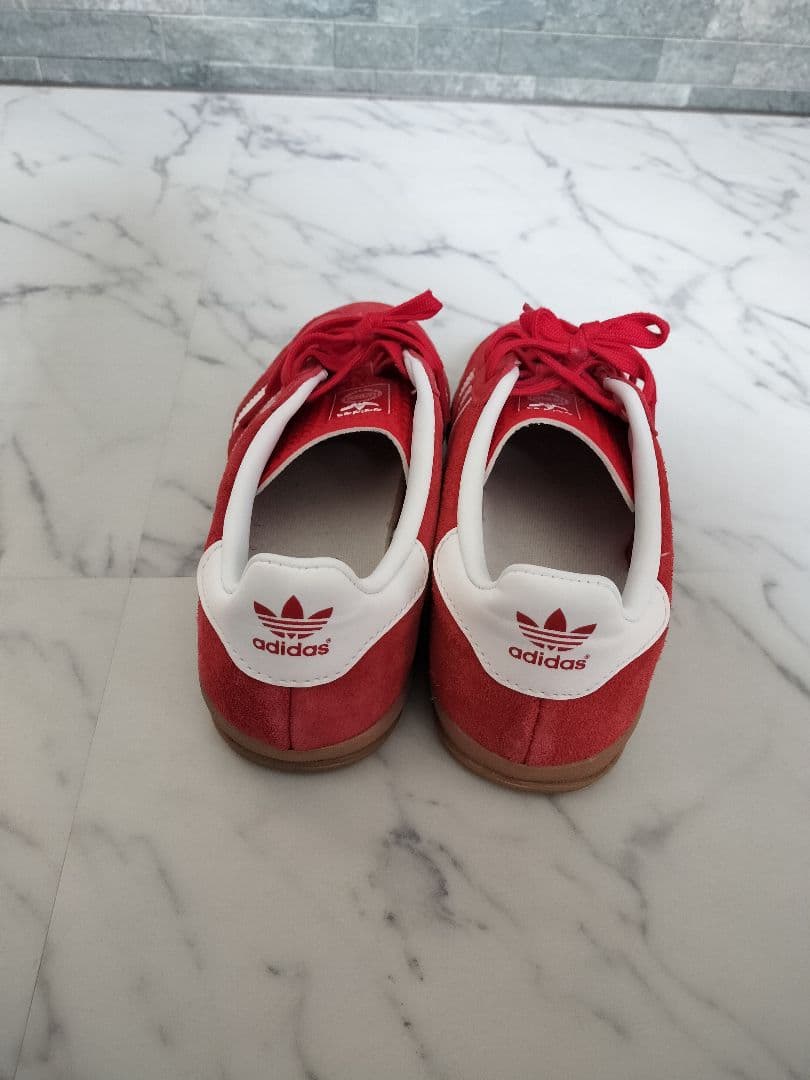 最終値下げになります。美品！adidas ガゼルインドア 24cm レッド