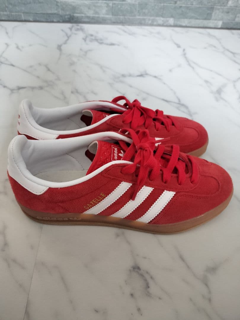 最終値下げになります。美品！adidas ガゼルインドア 24cm レッド