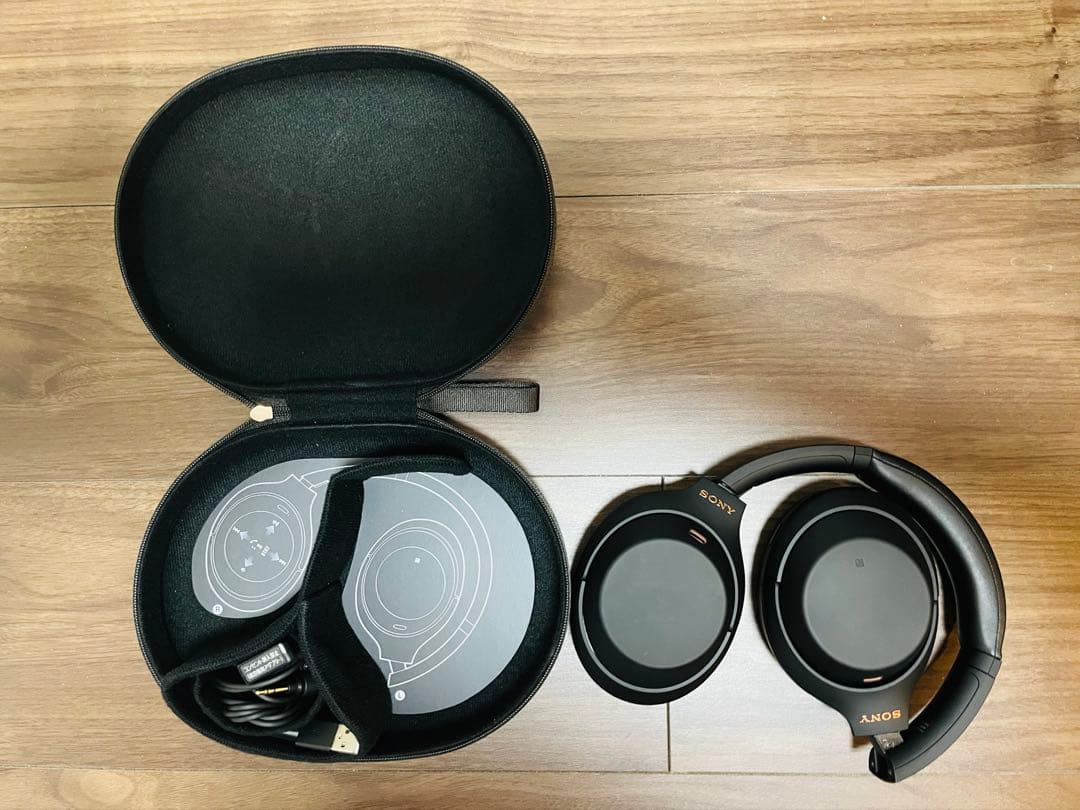 SONY ノイズキャンセリング ヘッドホン WH-1000XM4 黒　美品