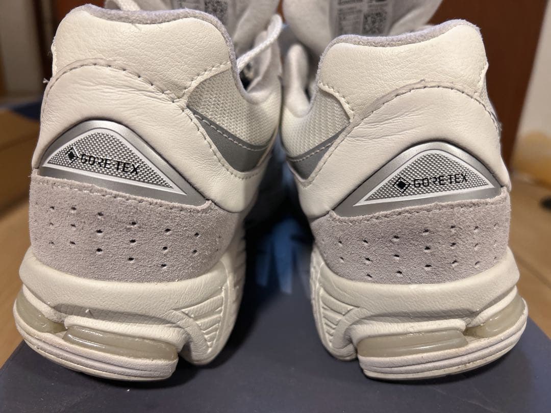 New Balance 2002R GTX 23.5ゴアテックス ホワイト 美品