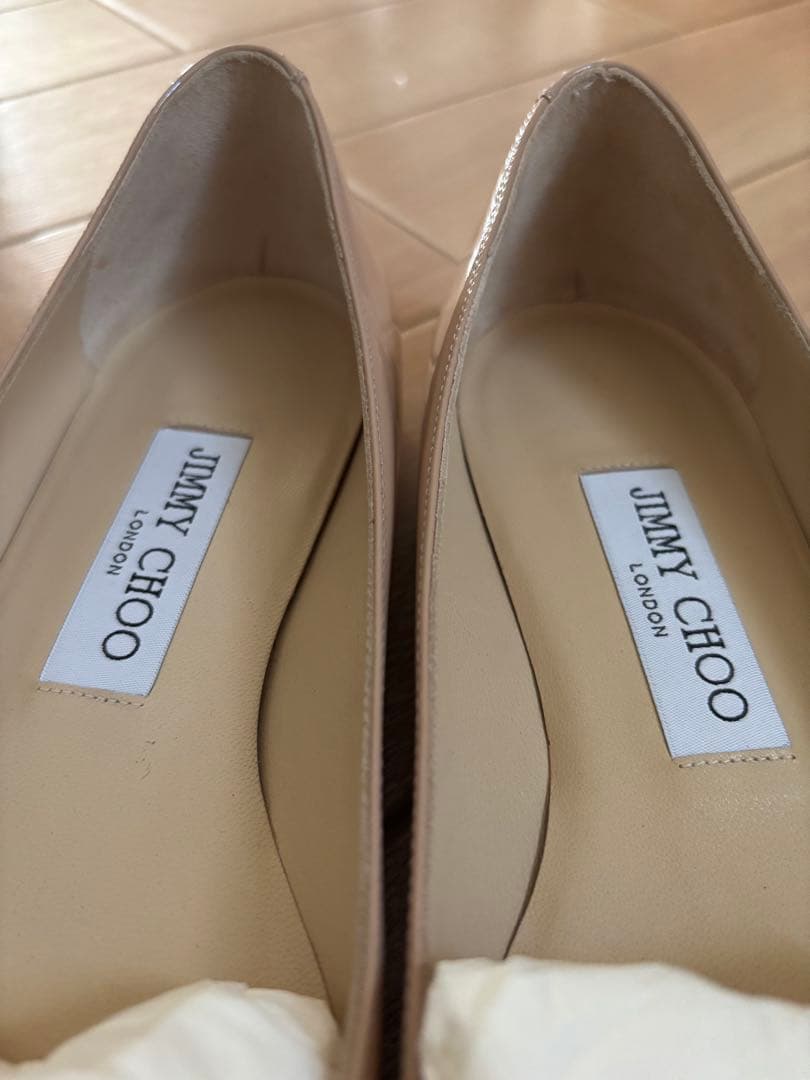 【美品】Jimmy Chooベージュ パテントレザー　フラットシューズ　24cm