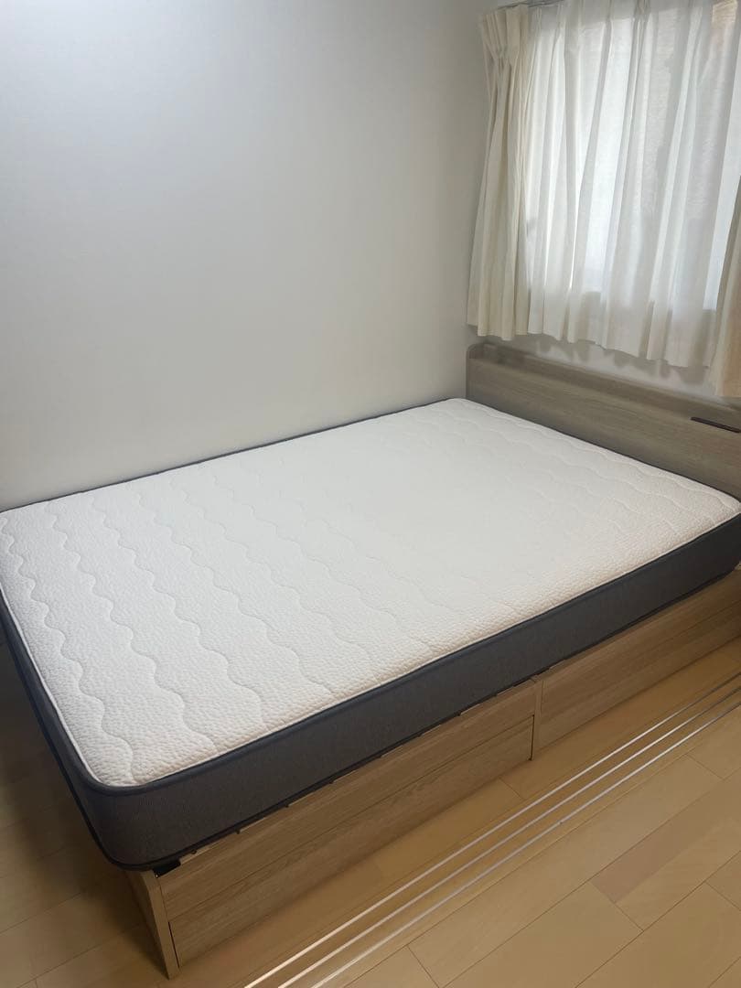 【美品】ダブルサイズ　ベッドフレーム付き　NELL マットレス