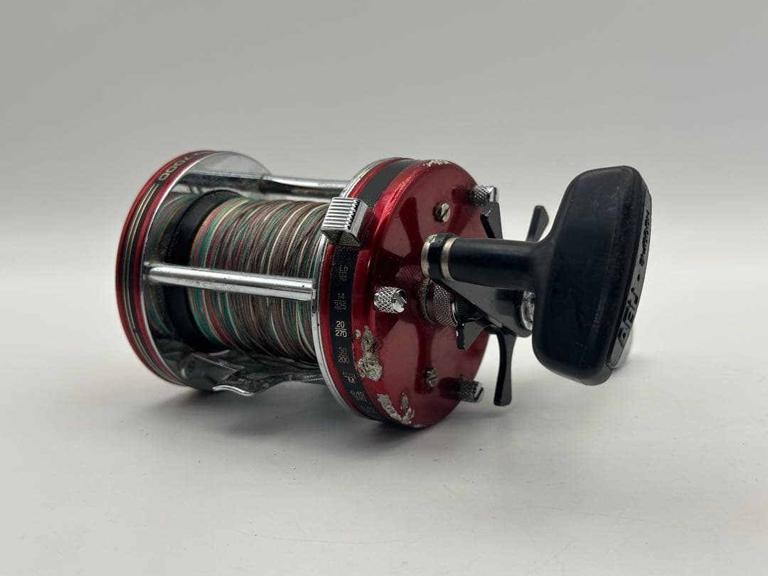 アンバサダー　7000 赤 ベイトリール 赤 325ヤード