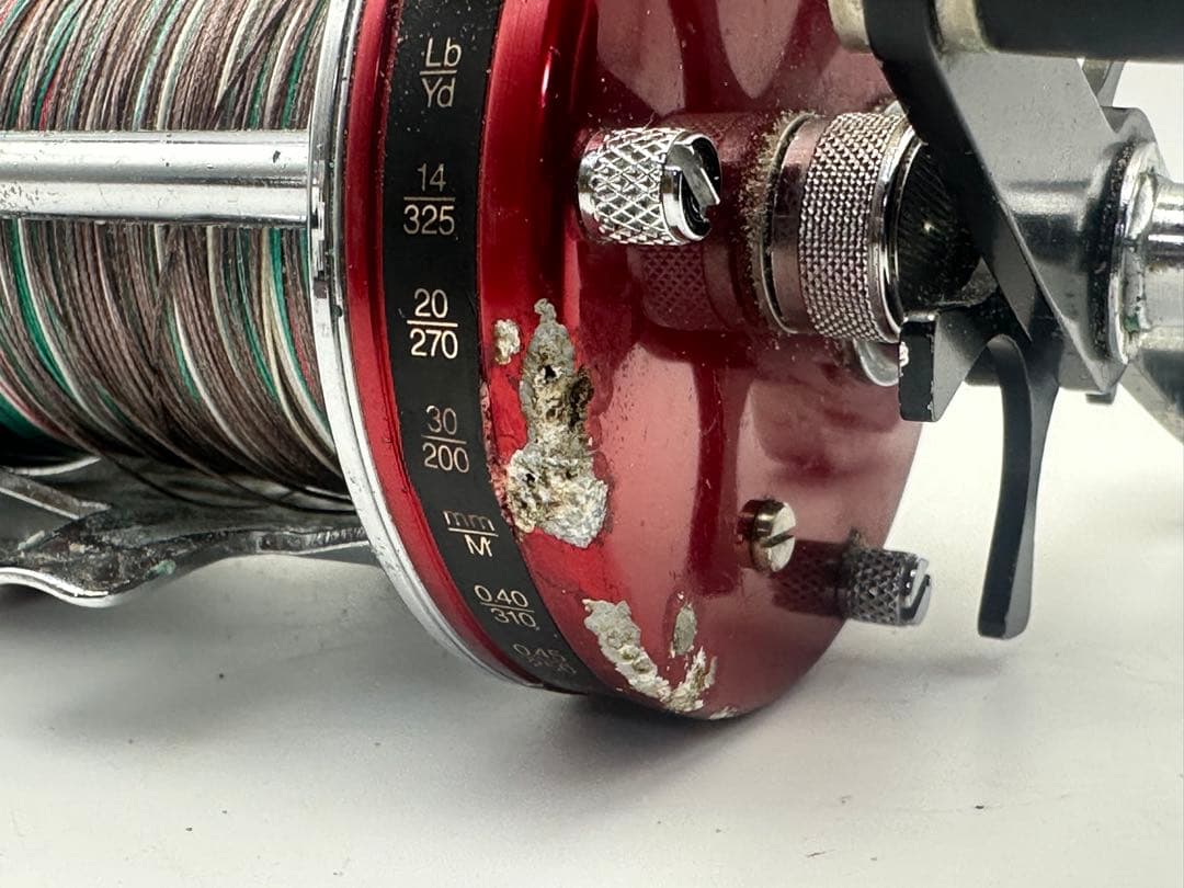 アンバサダー　7000 赤 ベイトリール 赤 325ヤード