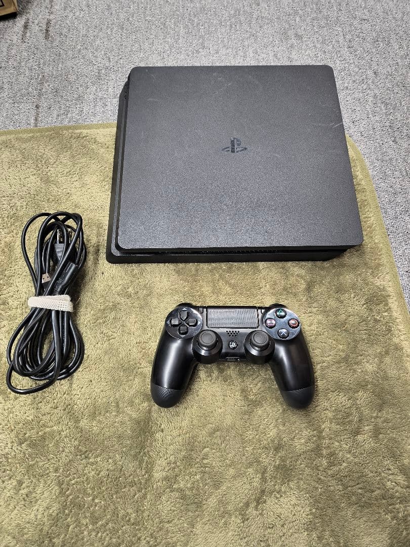 PS4本体　コード　純正コントローラー　マウスパッド