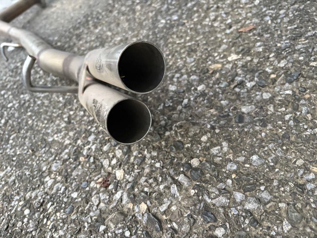プリウス社外マフラー