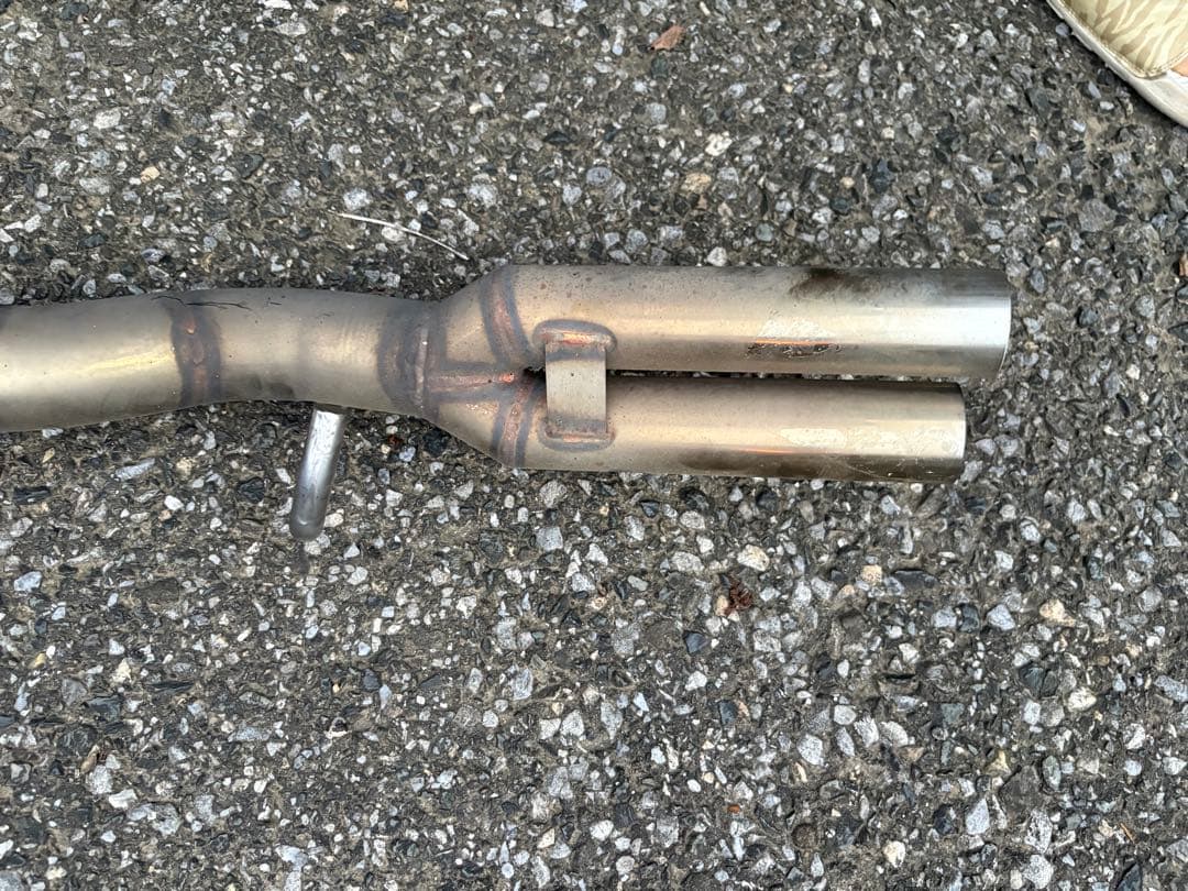 プリウス社外マフラー