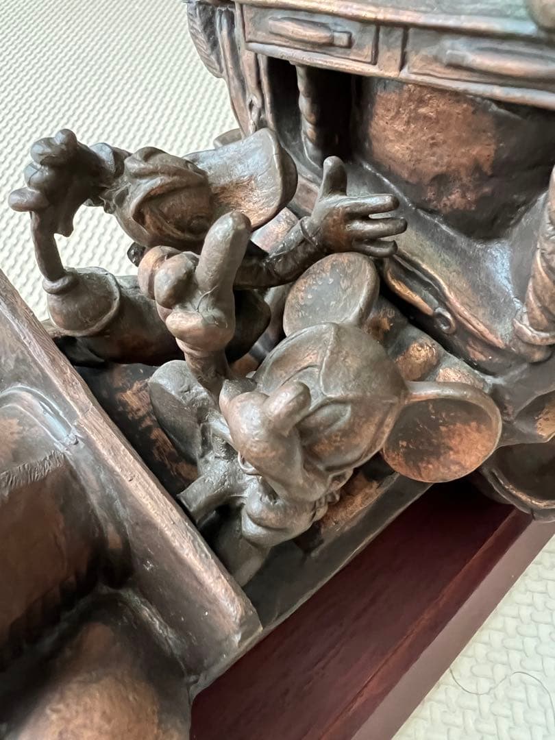 ディズニー ブロンズ風 ブックスタンドMoving Day 1936 限定品