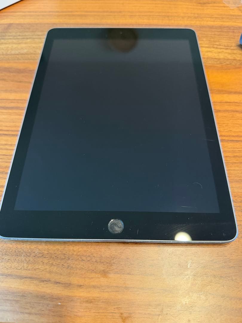 iPad 第6世代 128GB SIMフリー　箱付き