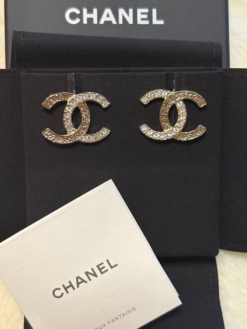 最終　から少し値下げしてみたこれがホンマのラスト CHANEL シャネル　ピアス