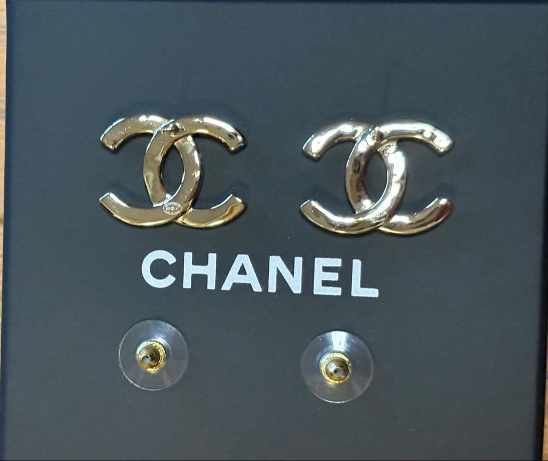 最終　から少し値下げしてみたこれがホンマのラスト CHANEL シャネル　ピアス