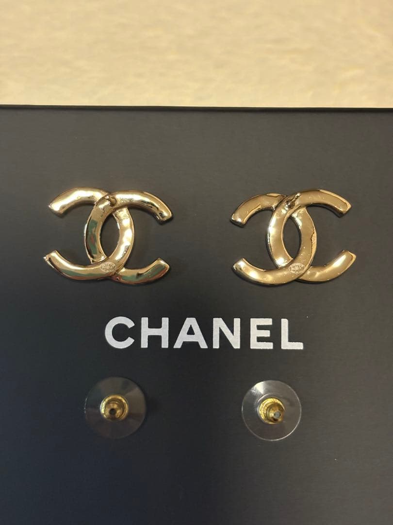 最終　から少し値下げしてみたこれがホンマのラスト CHANEL シャネル　ピアス