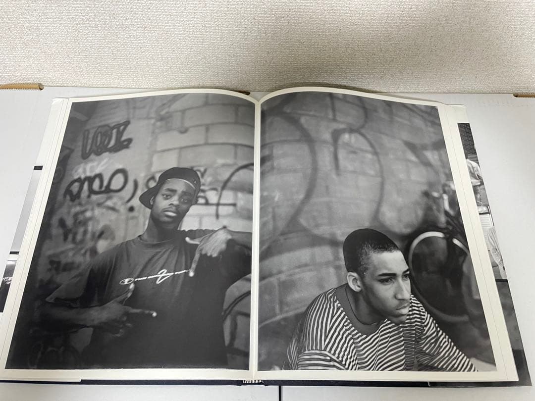 Ari Marcopoulos 写真集「OUT & ABOUT」　スケボー