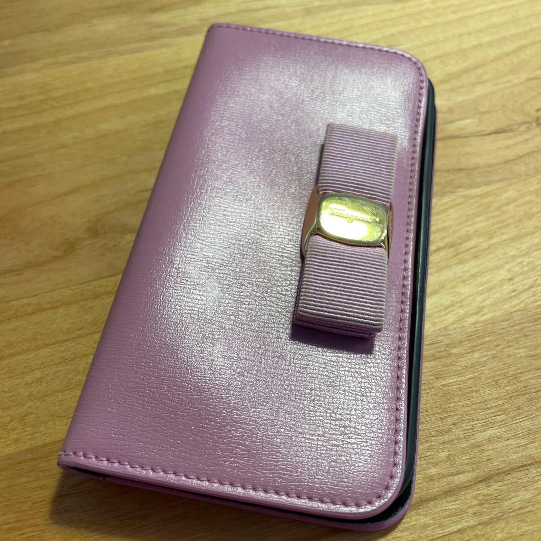 お値下げしました♡フェラガモ　iPhone12/12pro ケース