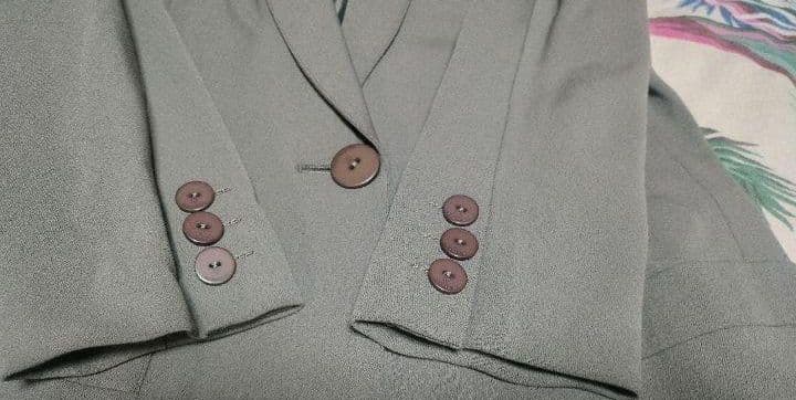 未使用●新品●KRIZIA●クリッツィア●セットアップ●スーツ●ひざ丈スカート