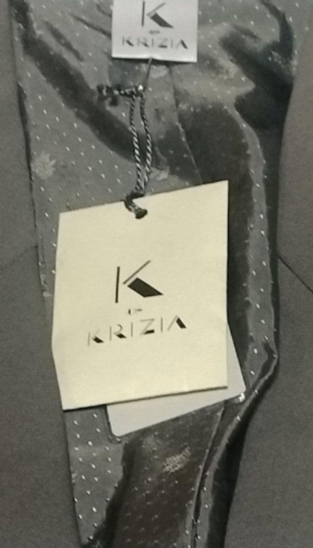 未使用●新品●KRIZIA●クリッツィア●セットアップ●スーツ●ひざ丈スカート