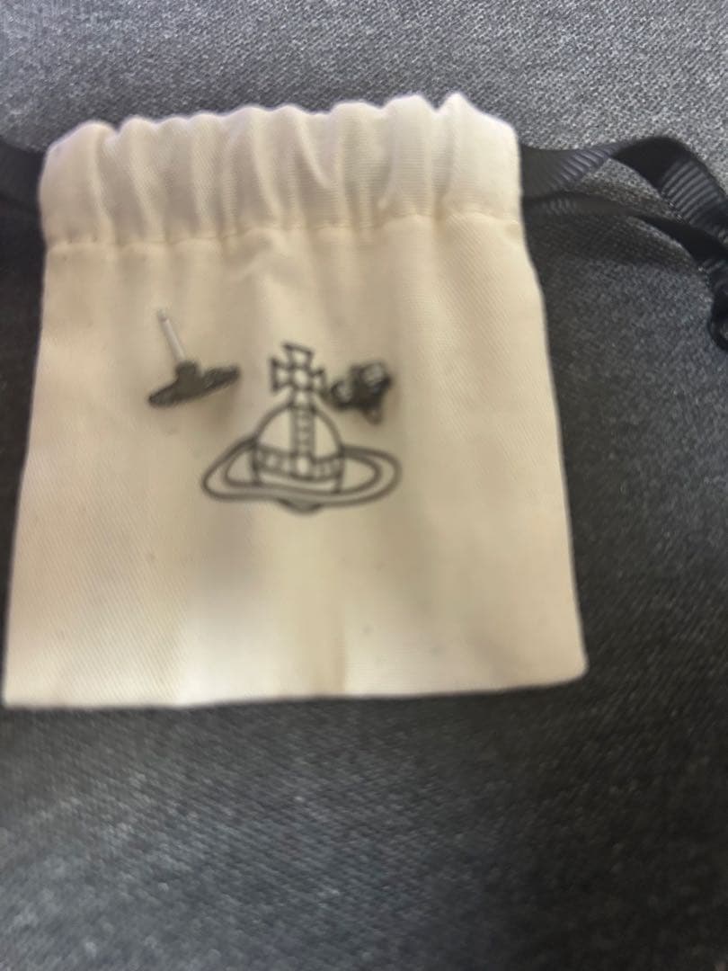 Vivienne Westwood ピアス片耳のみ 箱と袋と保証書つき