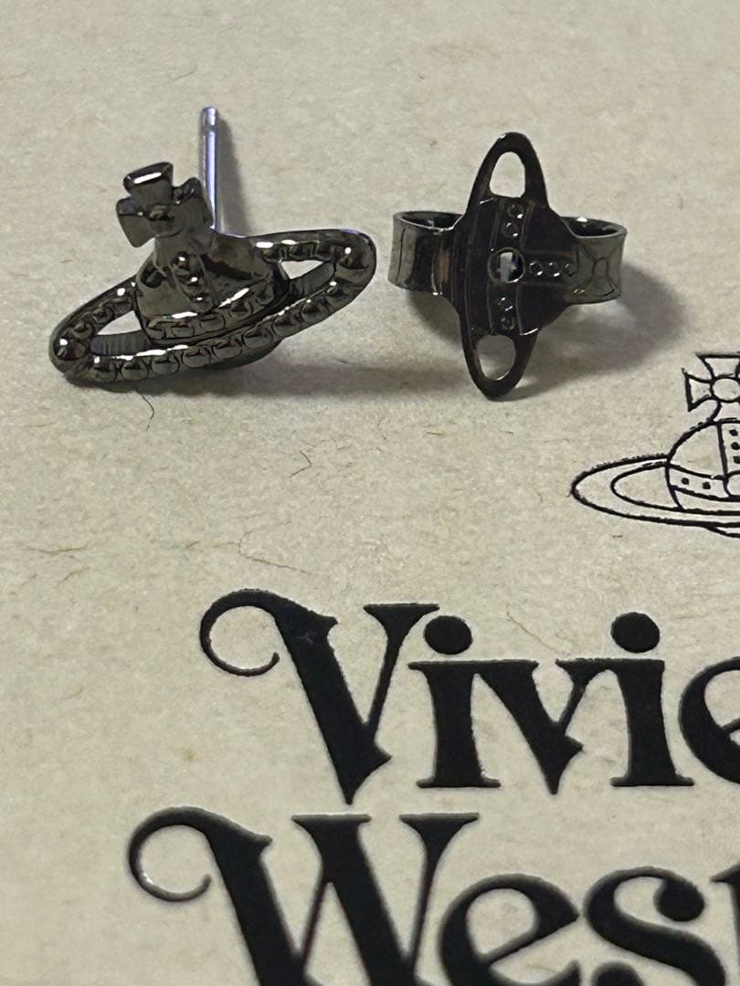 Vivienne Westwood ピアス片耳のみ 箱と袋と保証書つき