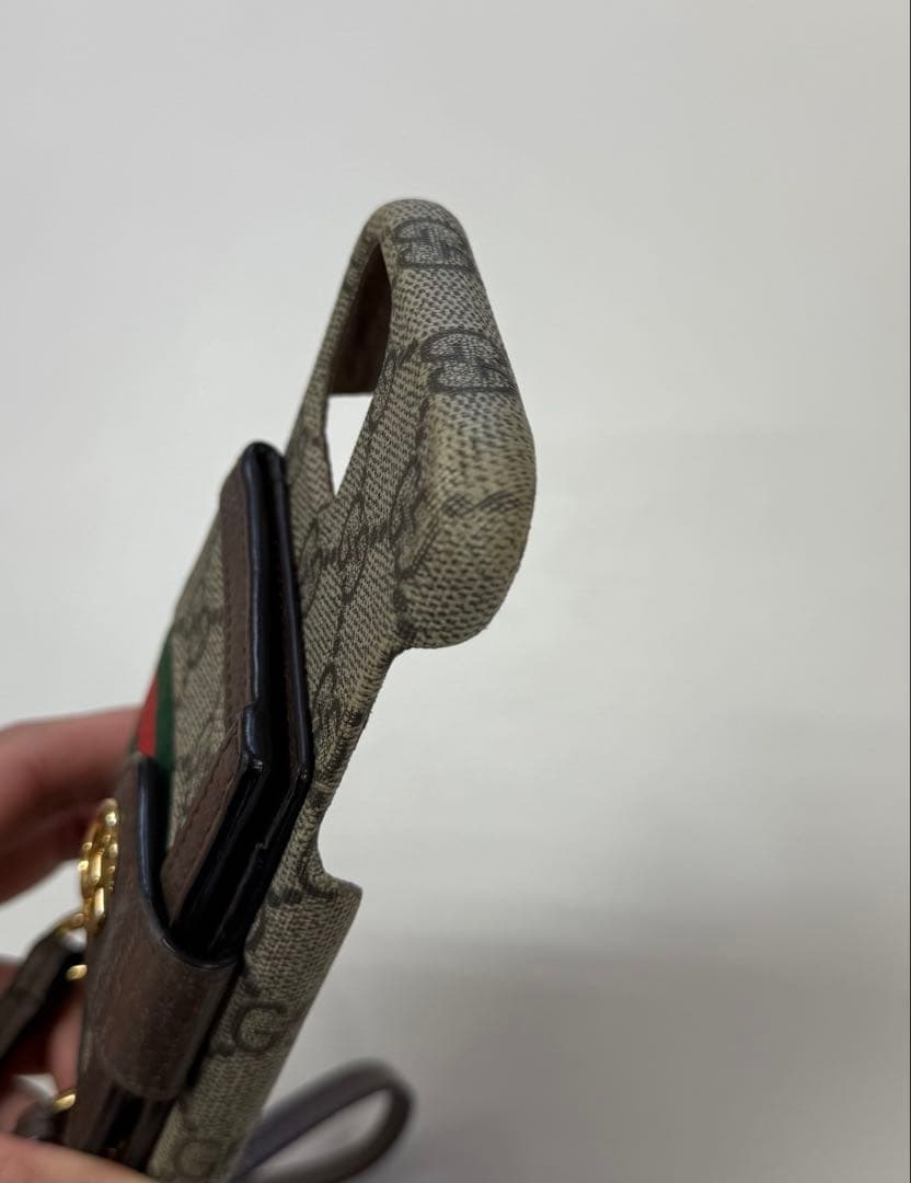 Gucci iPhone12ケース ショルダーストラップ付き