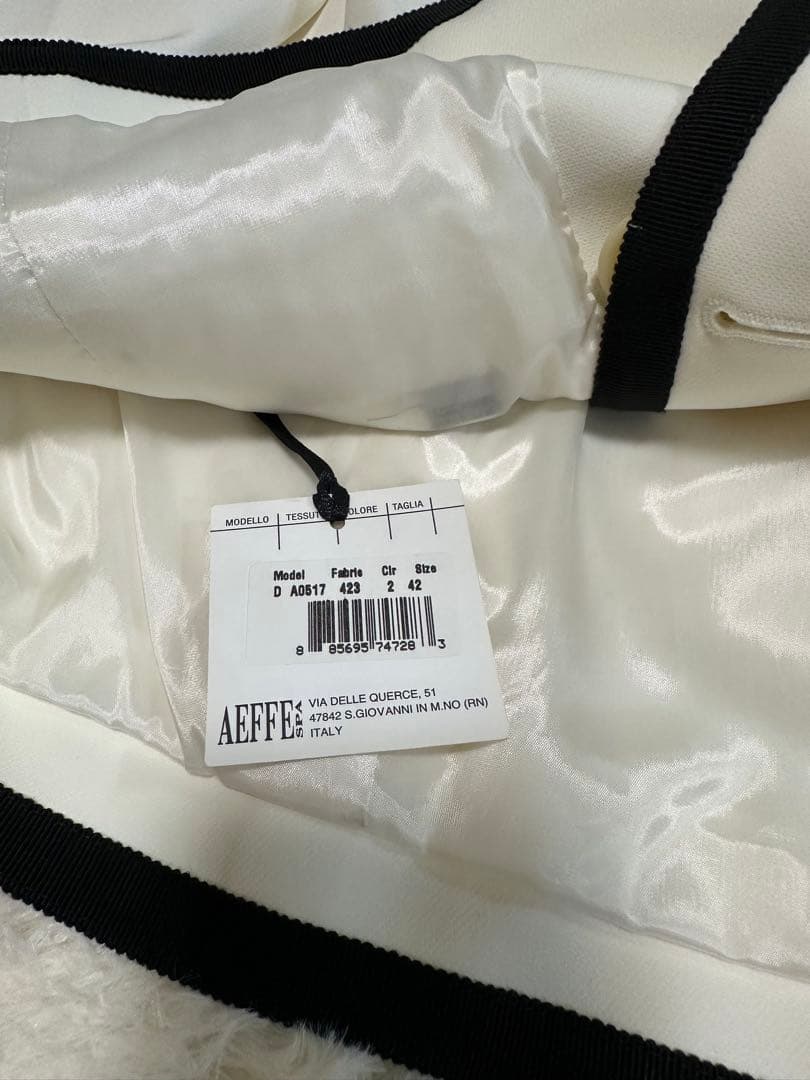 新品タグ付き⭐︎白✖️黒ジャケット