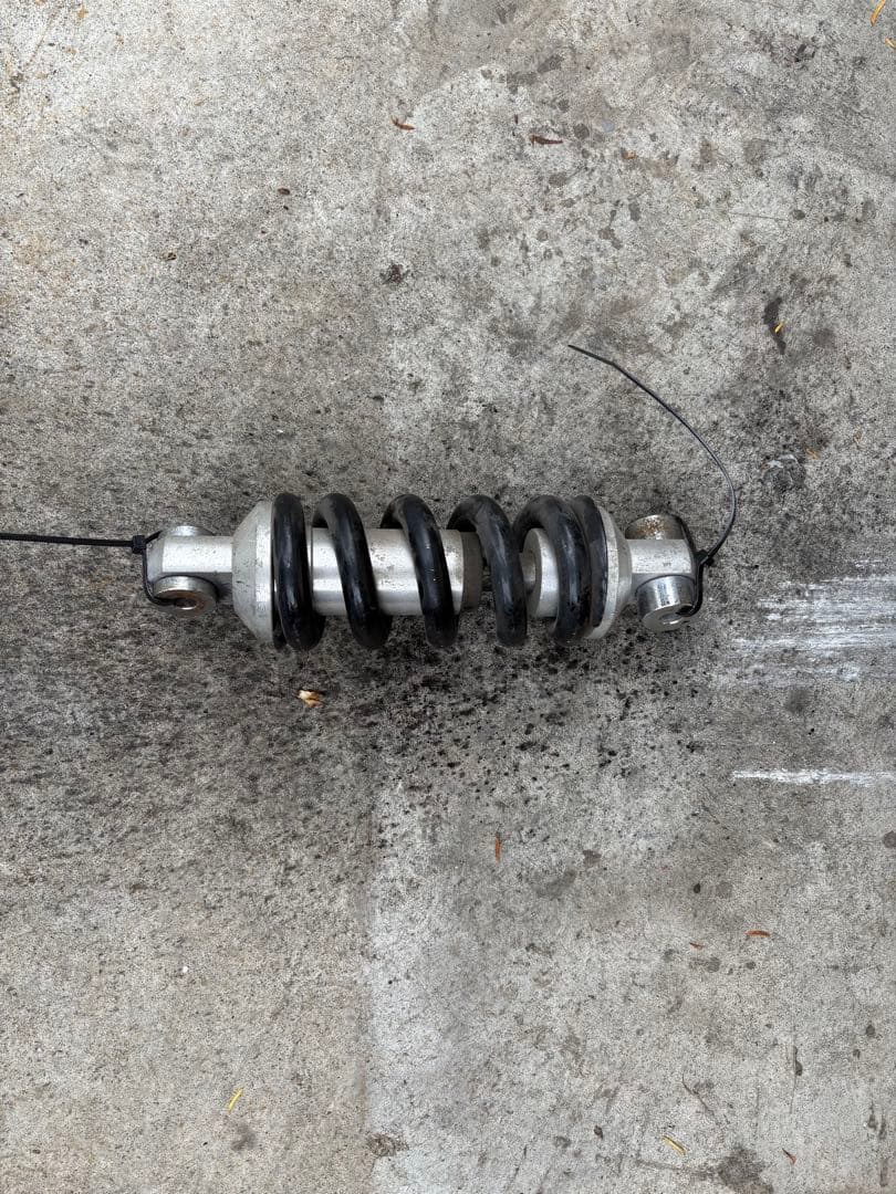 ドラックスター400 ローダウンリヤショック