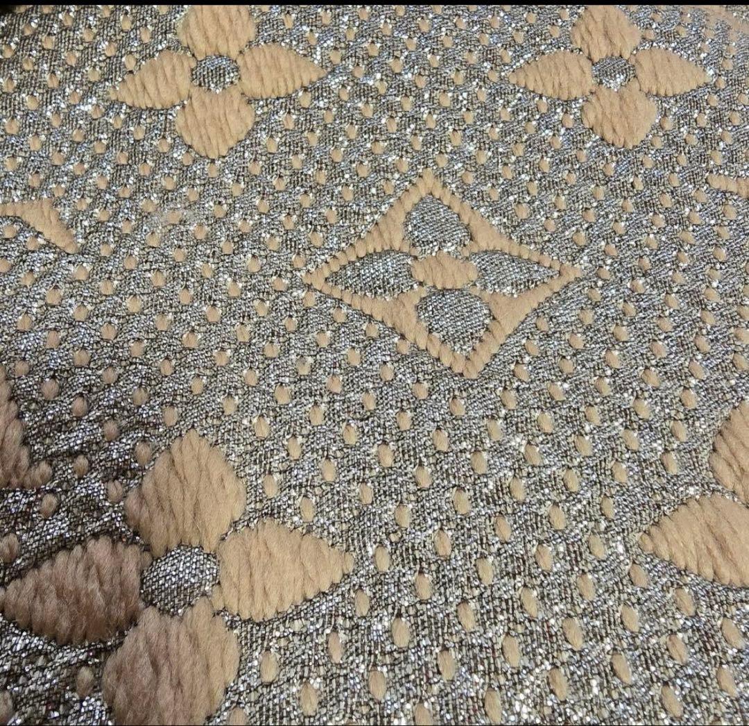 ルイヴィトン　エシャルプ　シャイン　ロゴマニア　モノグラム　ベージュ　マフラー