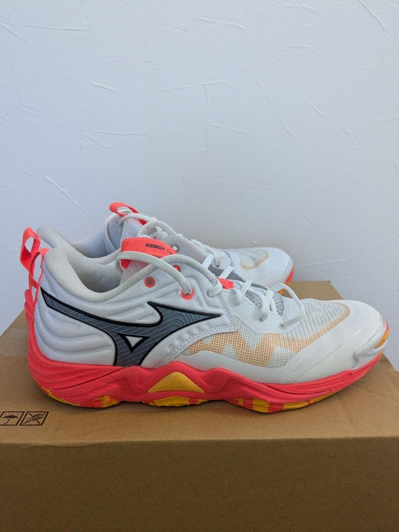 Mizuno ウェーブモーメンタムエリート　バレーボールシューズ　26cm