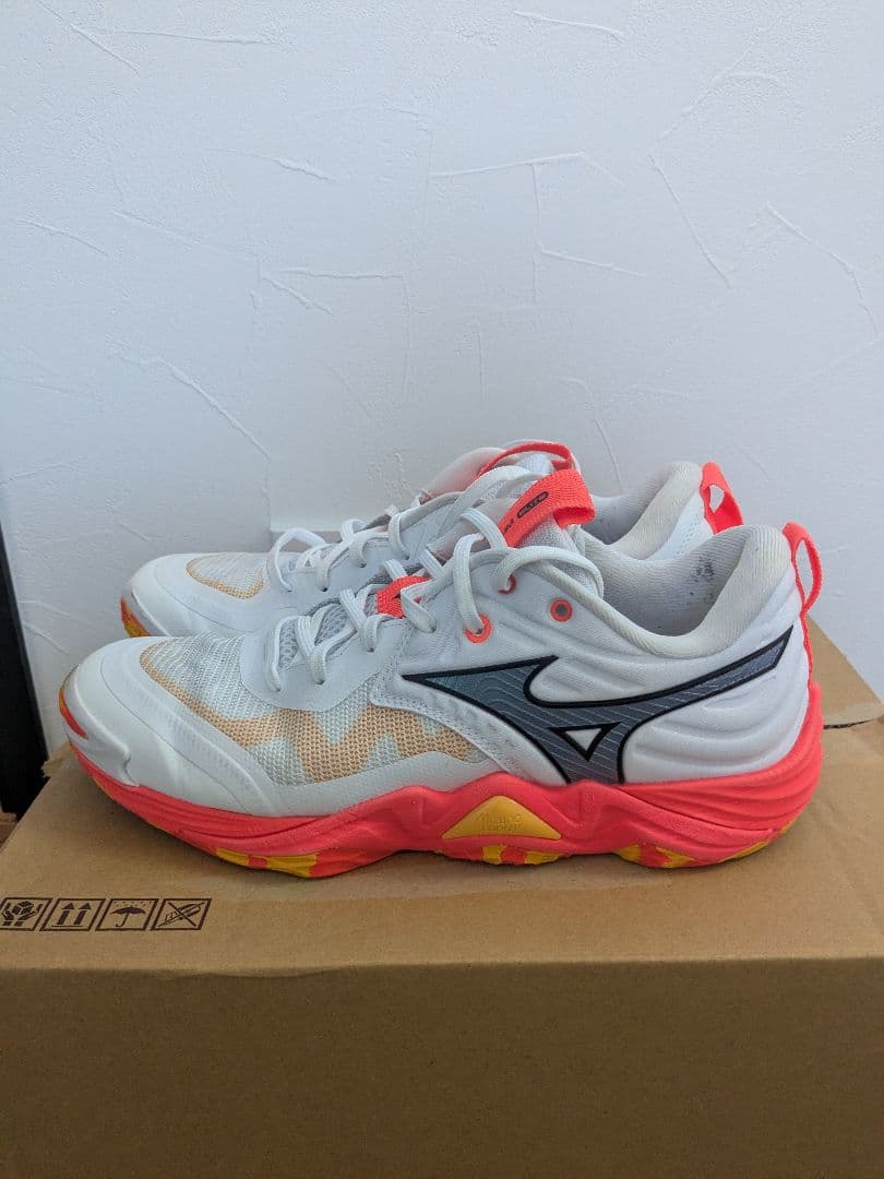 Mizuno ウェーブモーメンタムエリート　バレーボールシューズ　26cm