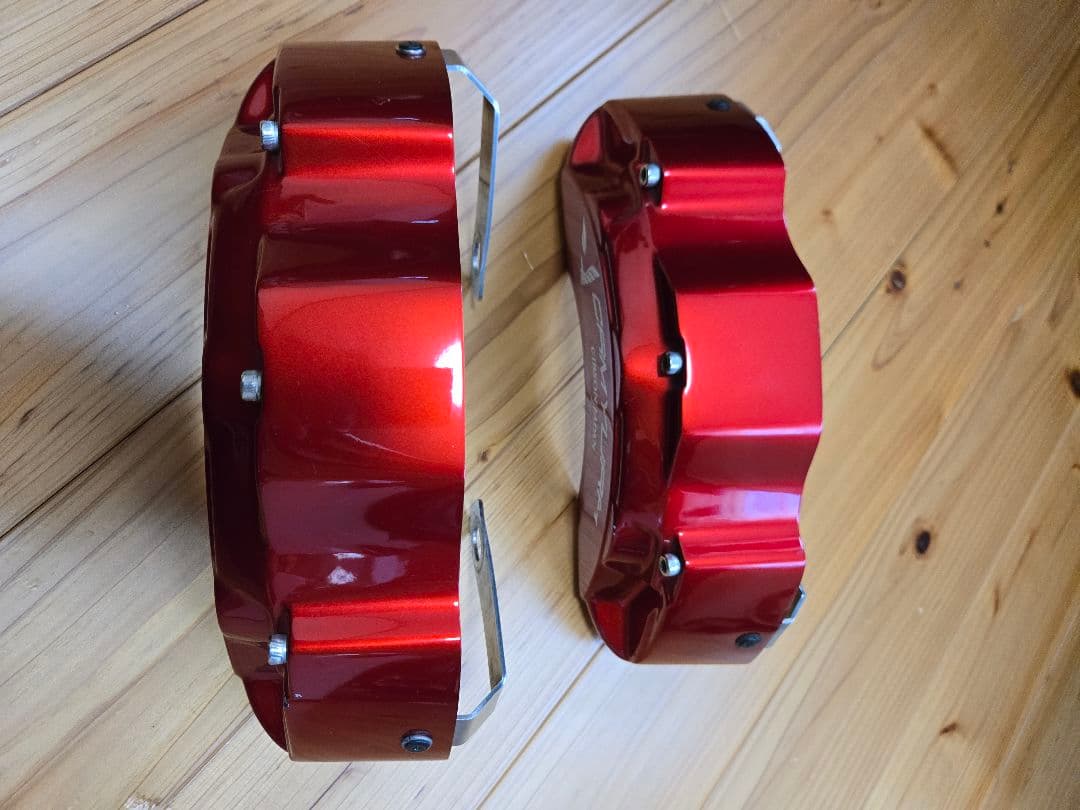 ハイエース　Gibson CAMYRA ブレーキキャリパーカバー(RED）