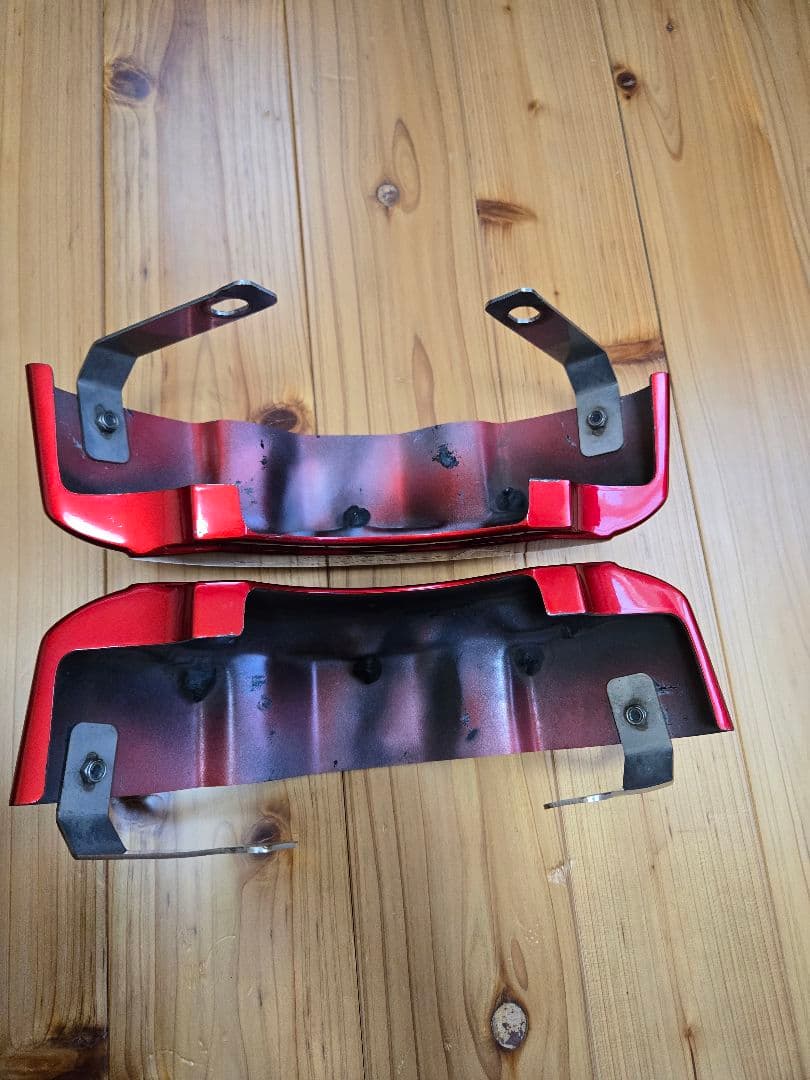 ハイエース　Gibson CAMYRA ブレーキキャリパーカバー(RED）