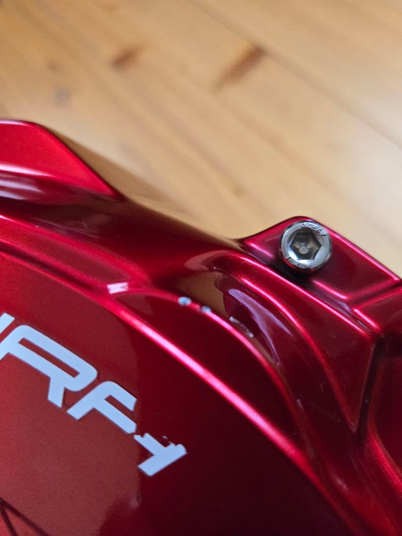 ハイエース　Gibson CAMYRA ブレーキキャリパーカバー(RED）