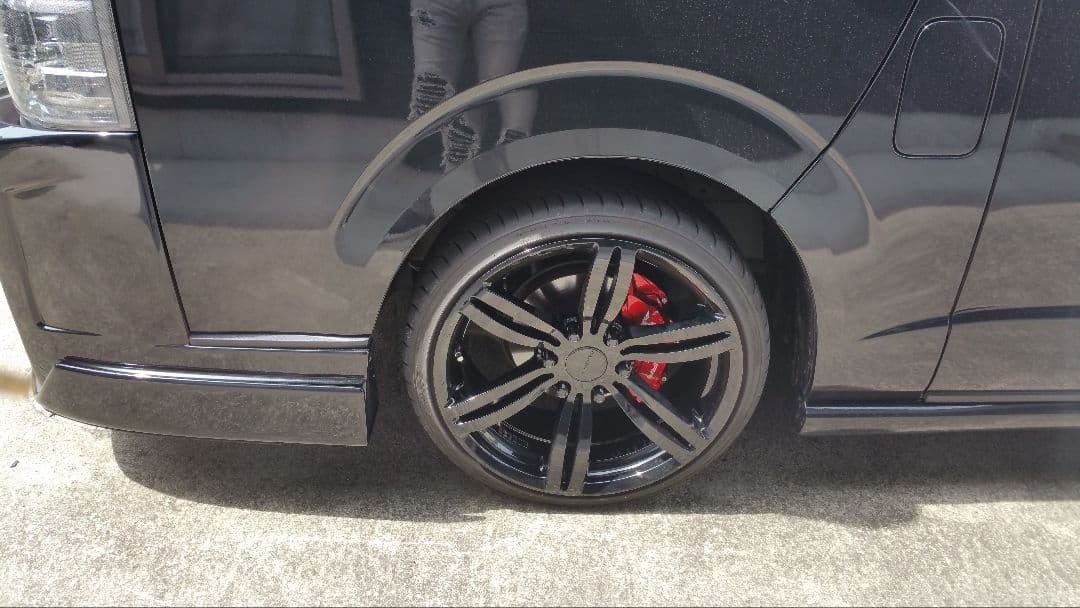 ハイエース　Gibson CAMYRA ブレーキキャリパーカバー(RED）