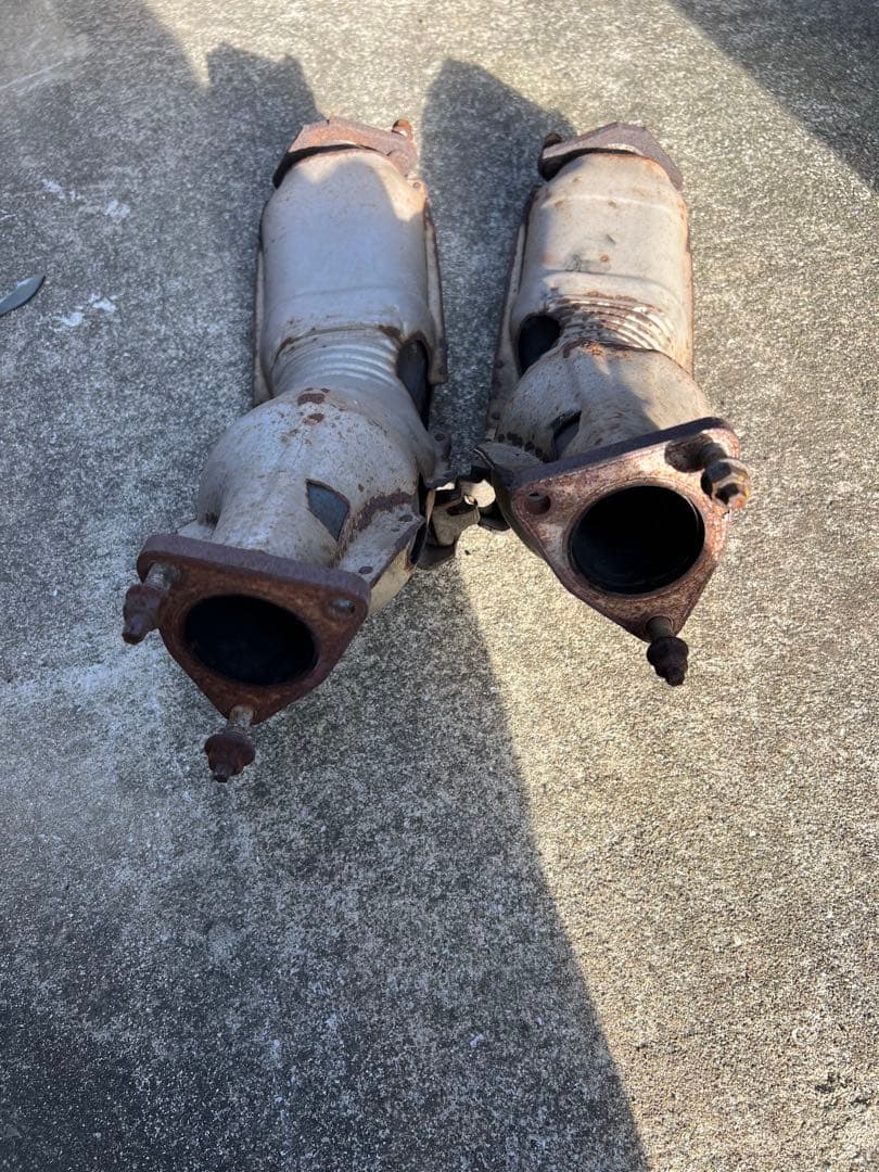 日産　CPV35　スカイラインクーペ　VQ35　純正触媒