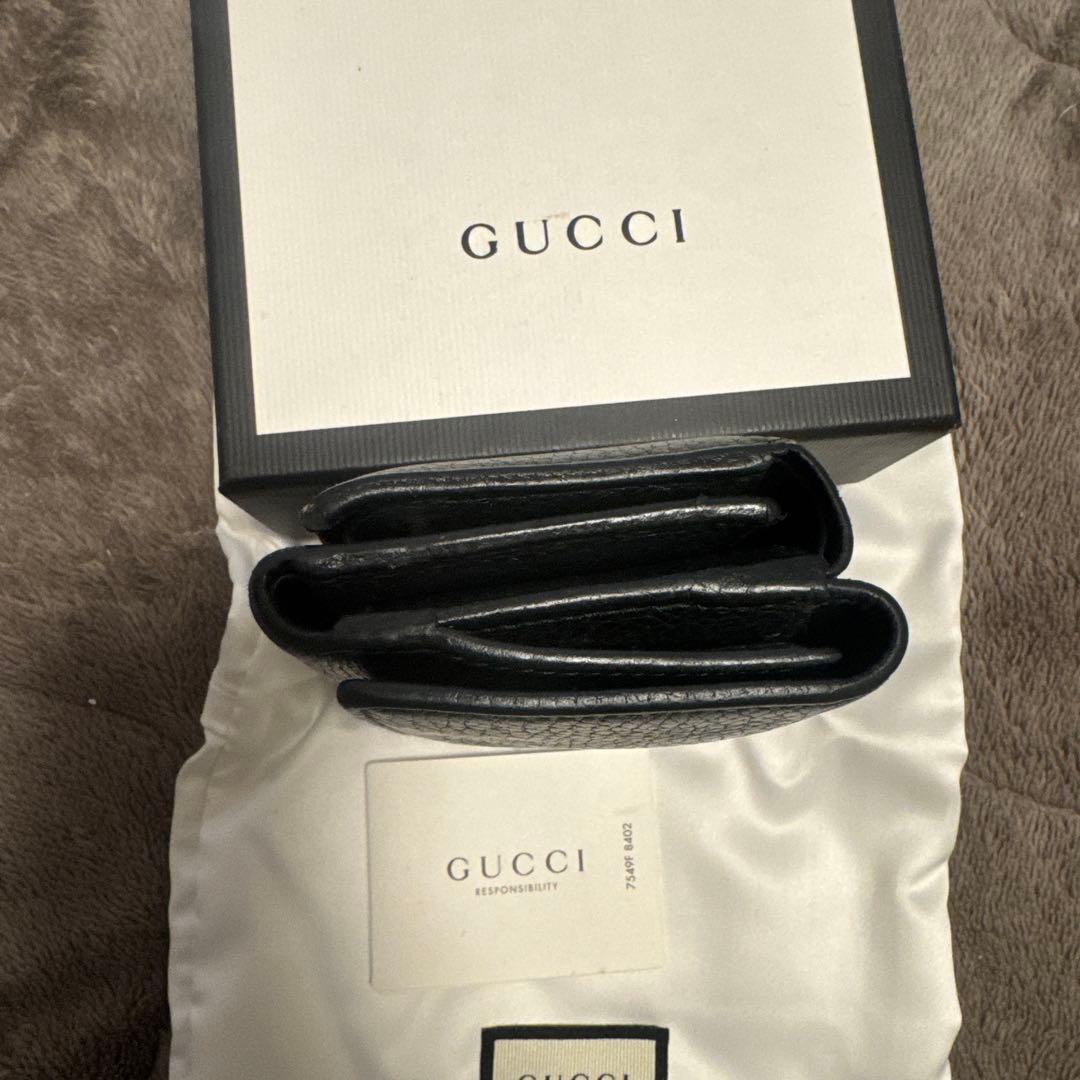 グッチ　二つ折り財布