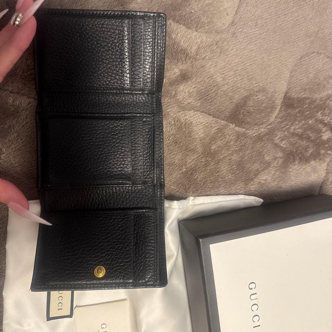 グッチ　二つ折り財布