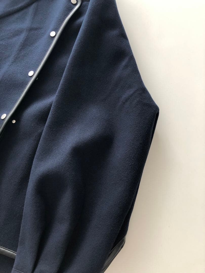 OUR パイピング使いのノーカラージャケット