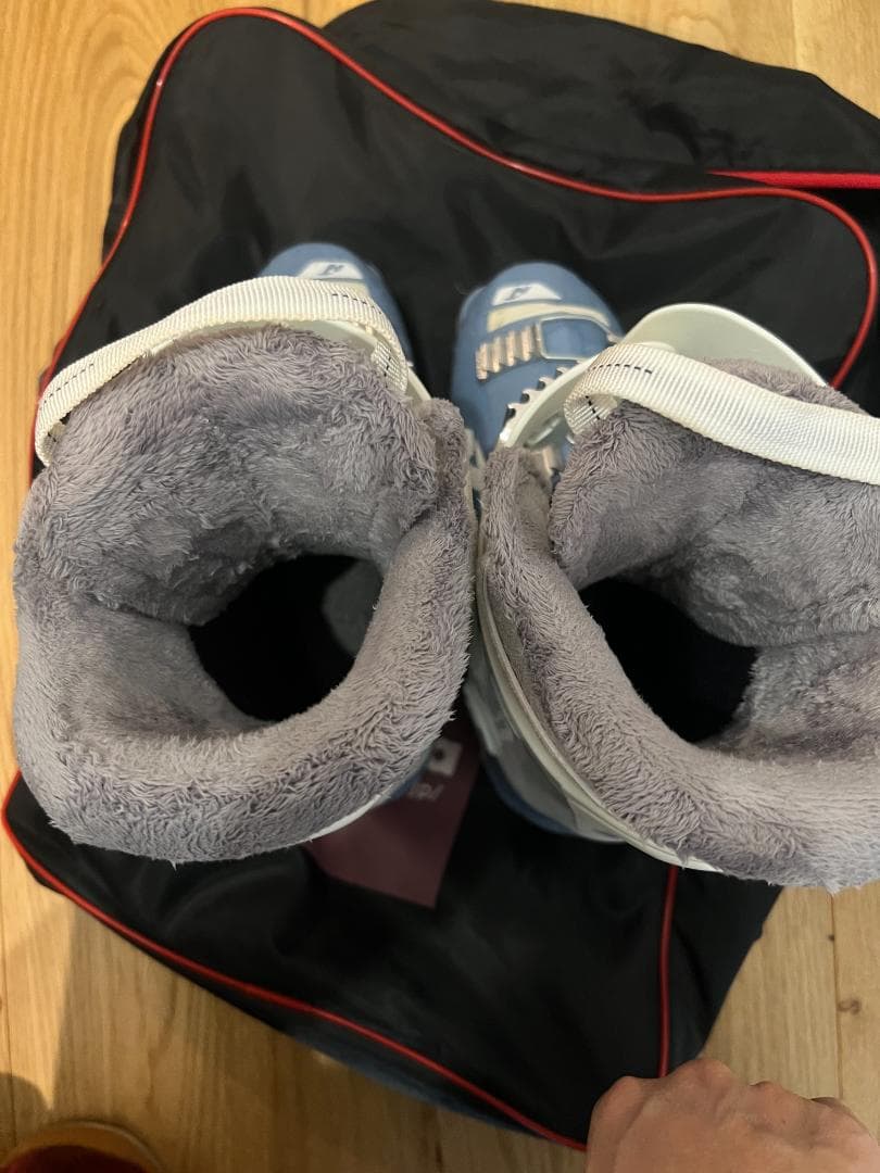 Salomon Lux ジュニア用スキー板 130cm＆NORDICAブーツ